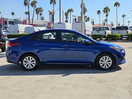 2020 Hyundai Accent SE