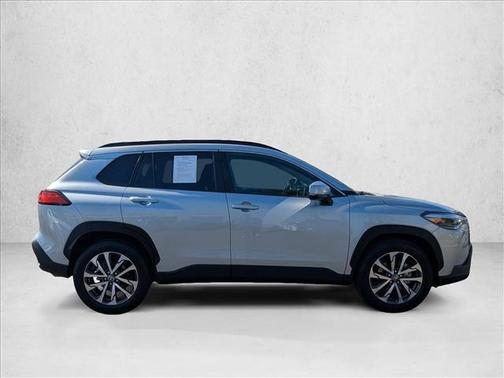 2022 Toyota Corolla Cross XLE