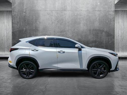 2022 Lexus NX 450h+ Luxury
