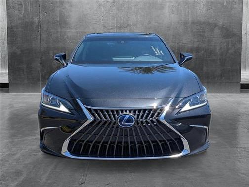 2022 Lexus ES 300h Base