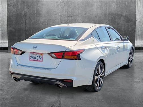 2022 Nissan Altima SR FWD