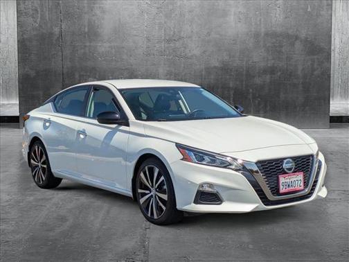 2022 Nissan Altima SR FWD