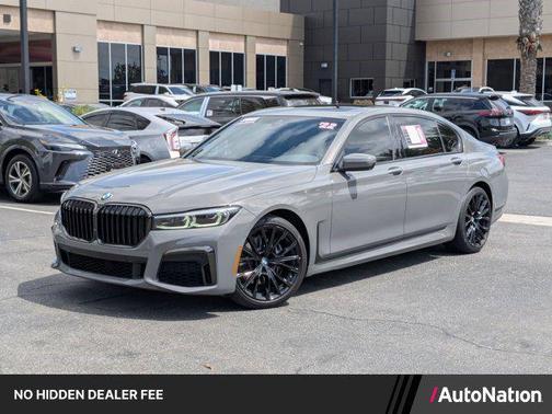 Bernina Grey Amber Effect Metallic 2022 BMW 740 i
