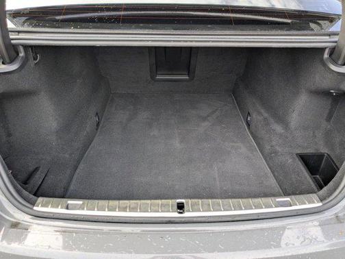 Bernina Grey Amber Effect Metallic 2022 BMW 740 i