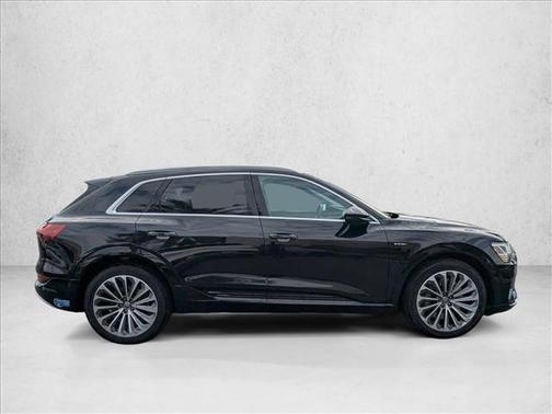 2019 Audi e-tron Premium Plus
