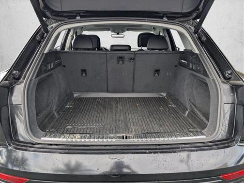 2019 Audi e-tron Premium Plus