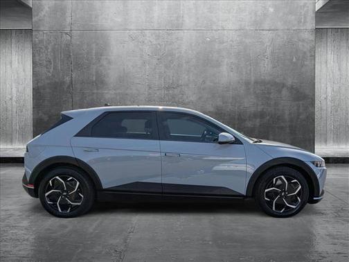 2024 Hyundai IONIQ 5 SE