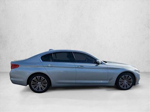 2019 BMW 530 530i
