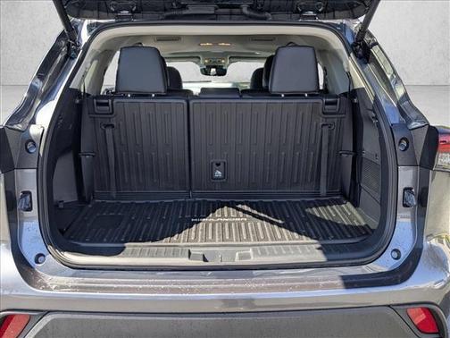 2024 Toyota Highlander Hybrid XLE