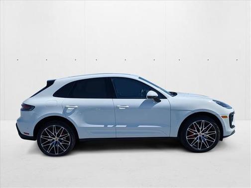 2022 Porsche Macan S