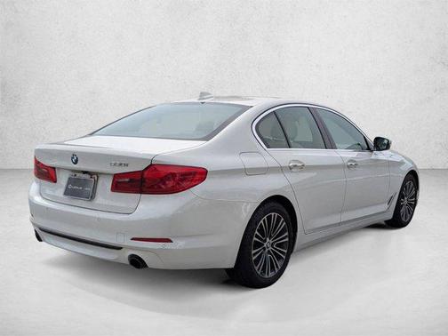Alpine White 2017 BMW 530 530i