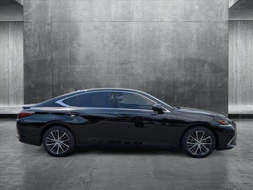 2024 Lexus ES 300h Base