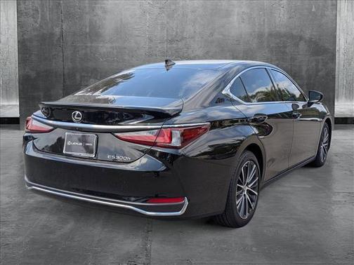 2024 Lexus ES 300h Base
