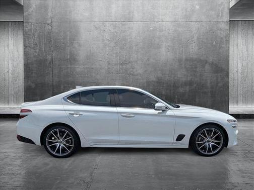 2022 Genesis G70 2.0T RWD
