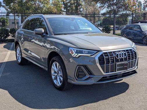 2024 Audi Q3 Premium 45 TFSI S line quattro Tiptronic