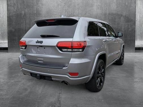 2021 Jeep Grand Cherokee Laredo