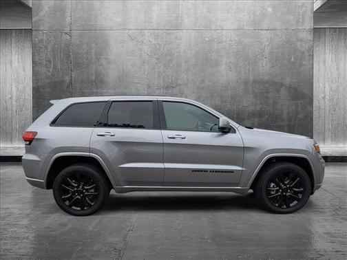 2021 Jeep Grand Cherokee Laredo
