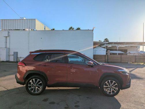 2023 Toyota Corolla Cross XLE