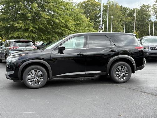 2025 Nissan Pathfinder S 4WD