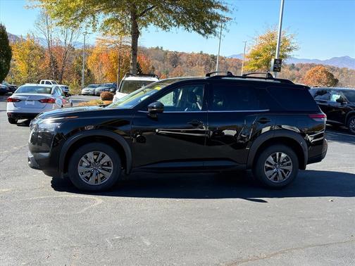 2025 Nissan Pathfinder SV 4WD