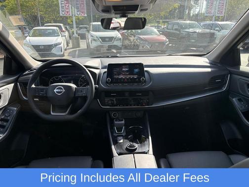 Champagne Silver Metallic 2026 Nissan Rogue SV