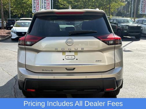 Champagne Silver Metallic 2026 Nissan Rogue SV
