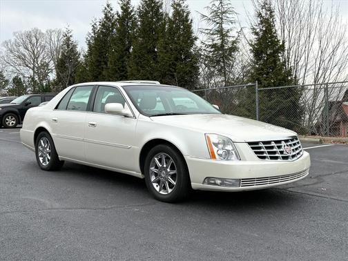2010 Cadillac DTS Luxury Collection
