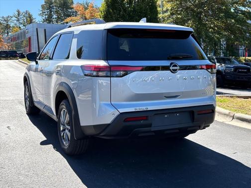 2025 Nissan Pathfinder SV 4WD