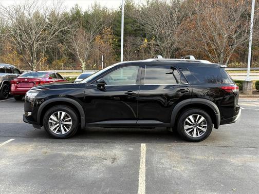 2024 Nissan Pathfinder SL 4WD