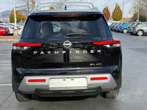 2024 Nissan Pathfinder SL 4WD