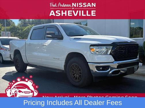 Bright White Clearcoat 2022 RAM 1500 Big Horn/Lone Star