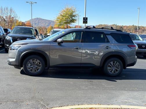 2025 Nissan Pathfinder SV 4WD