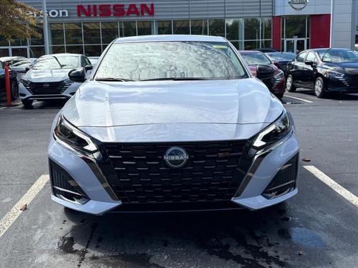 2025 Nissan Altima SR FWD