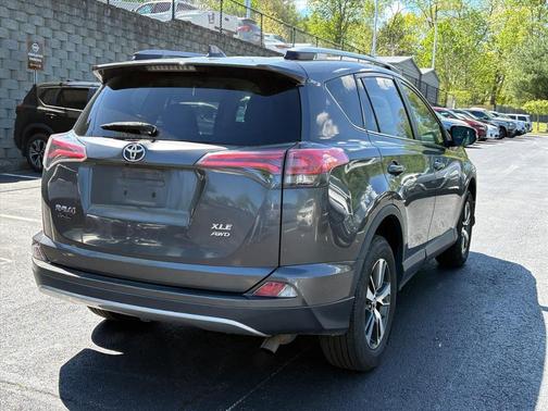 Magnetic Gray Metallic 2018 Toyota RAV4 XLE