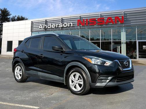 2019 Nissan Kicks S