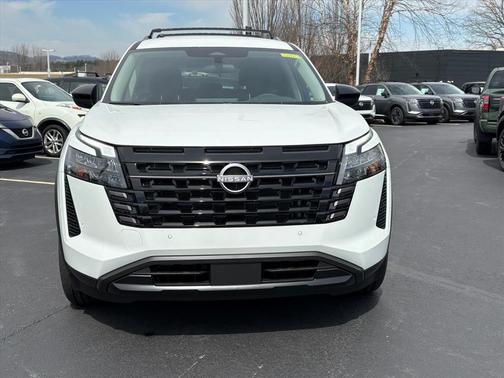 Everest White Pearl Tricoat 2026 Nissan Pathfinder SV