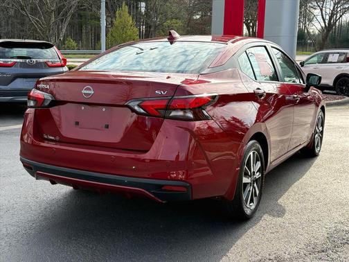 Scarlet Ember Tintcoat 2024 Nissan Versa 1.6 SV