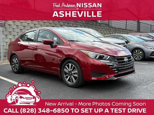 Scarlet Ember Tintcoat 2024 Nissan Versa 1.6 SV