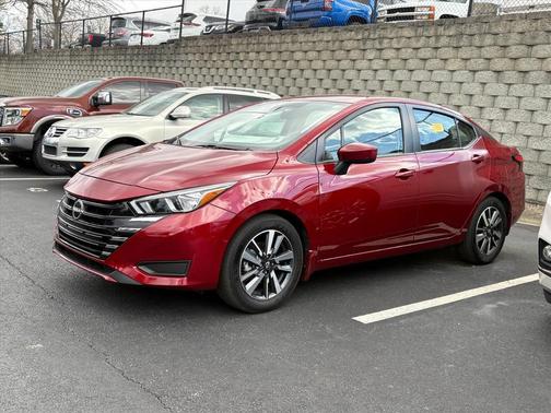 Scarlet Ember Tintcoat 2024 Nissan Versa 1.6 SV