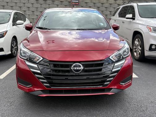 Scarlet Ember Tintcoat 2024 Nissan Versa 1.6 SV