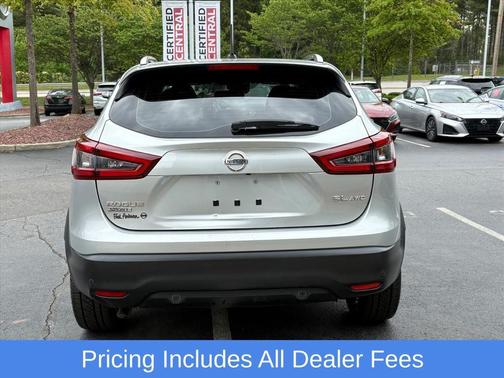 Brilliant Silver Metallic 2021 Nissan Rogue Sport SL