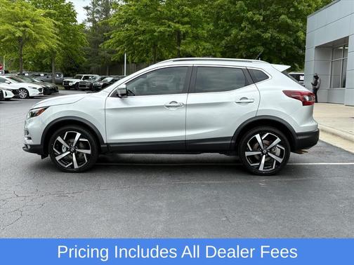 Brilliant Silver Metallic 2021 Nissan Rogue Sport SL