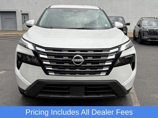 Everest White Pearl 2025 Nissan Rogue SV
