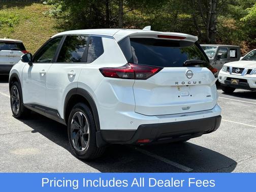 Everest White Pearl 2025 Nissan Rogue SV