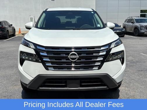 Everest White Pearl 2025 Nissan Rogue SV