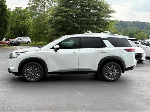 2025 Nissan Pathfinder SL 4WD