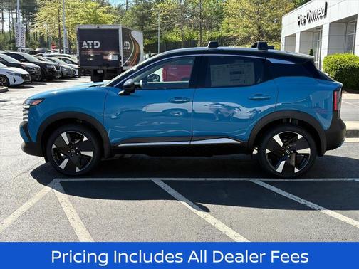 Arctic Ice Blue Metallic/Super Black 2026 Nissan Kicks SR