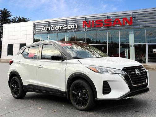 2023 Nissan Kicks SV