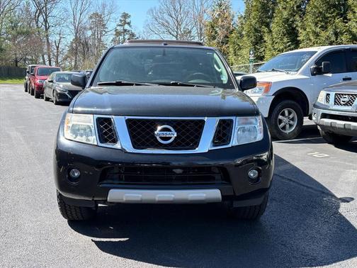 2012 Nissan Pathfinder LE