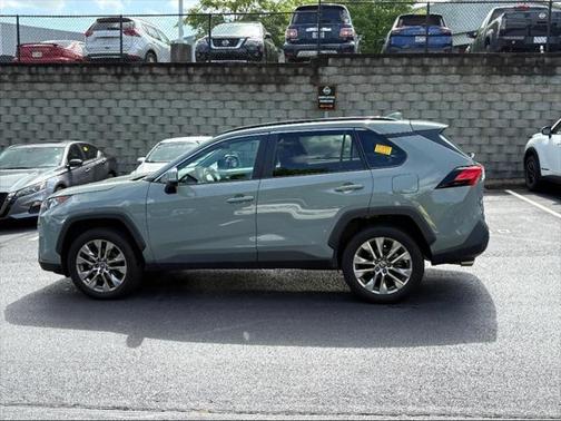 2021 Toyota RAV4 XLE Premium